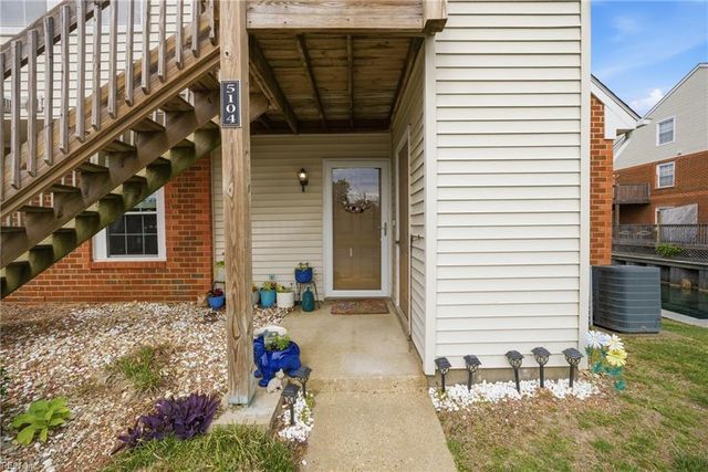 5104 Walkers Grant LN, Virginia Beach, VA 23455