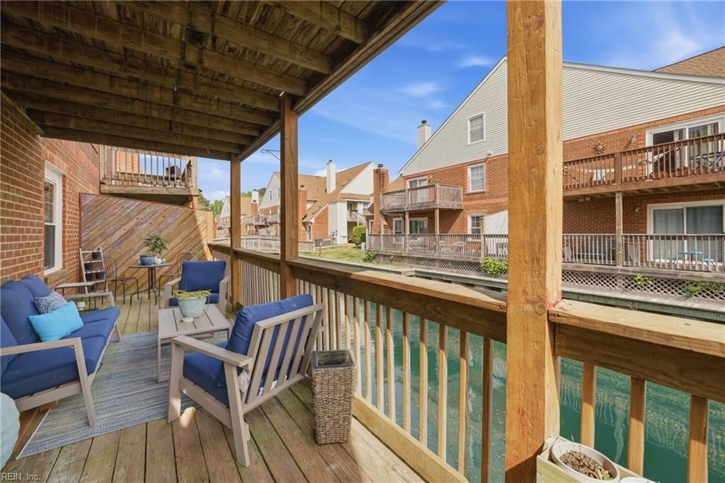 5104 Walkers Grant LN, Virginia Beach, VA 23455