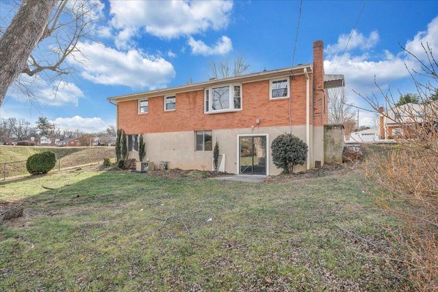 5809 Sierra DR, Roanoke, VA 24012