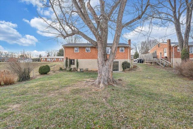 5809 Sierra DR, Roanoke, VA 24012