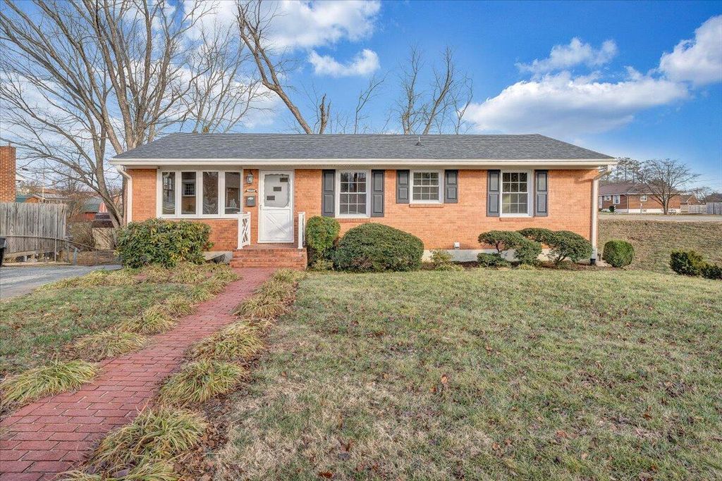 5809 Sierra DR, Roanoke, VA 24012