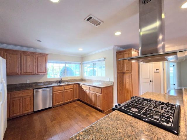 10422 Oakhaven, Stanton, CA 90680