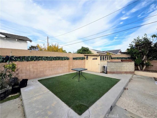 10422 Oakhaven, Stanton, CA 90680