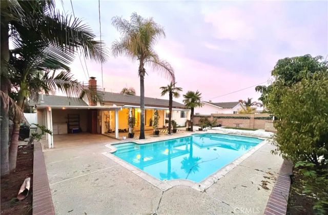 10422 Oakhaven, Stanton, CA 90680