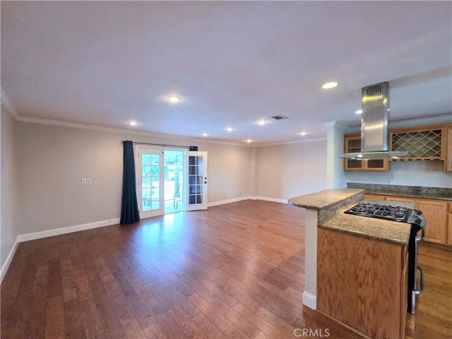 10422 Oakhaven, Stanton, CA 90680