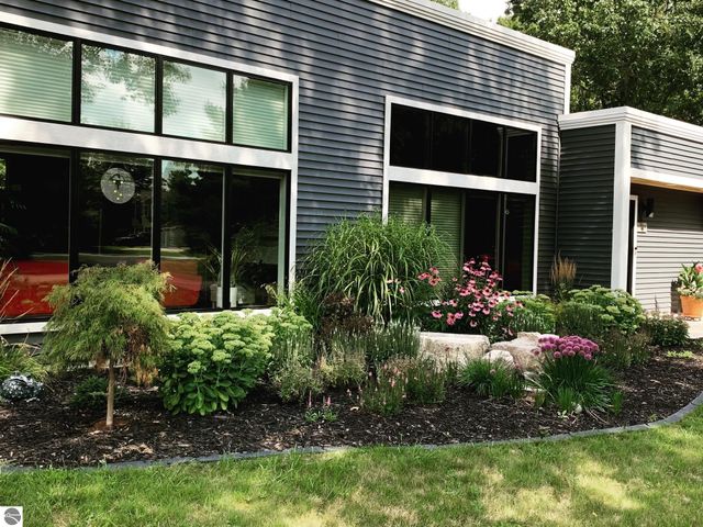 8900 Manhattan North Unit A, Traverse City, MI 49684