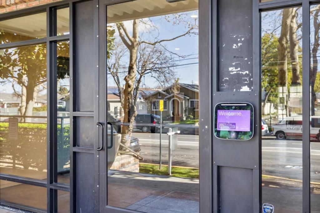 Image 21 of property listing at 1060 S 3rd Street 311, San Jose, CA 95112