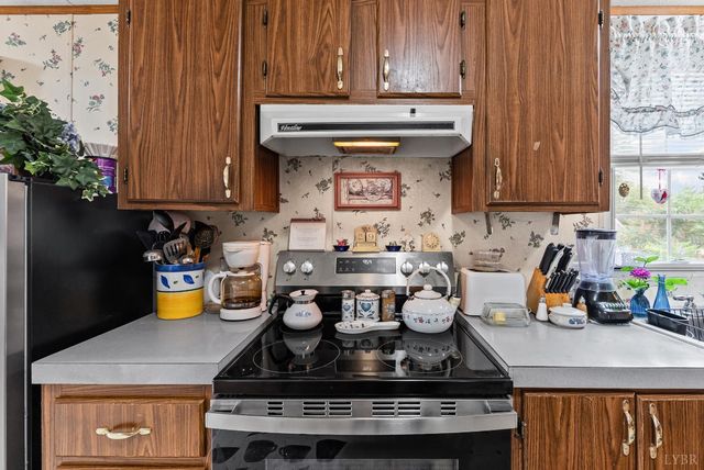 1289 Confederate Boulevard, Appomattox, VA 24522