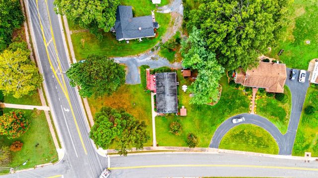 1289 Confederate Boulevard, Appomattox, VA 24522