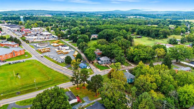 1289 Confederate Boulevard, Appomattox, VA 24522