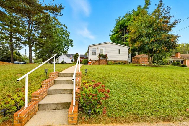 1289 Confederate Boulevard, Appomattox, VA 24522