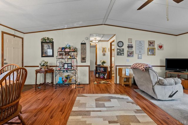 1289 Confederate Boulevard, Appomattox, VA 24522