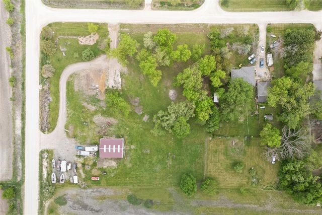 3 Klemish Circle, Center Point, IA 52213