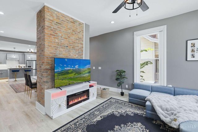 4607 Erie Avenue, Cincinnati, OH 45227