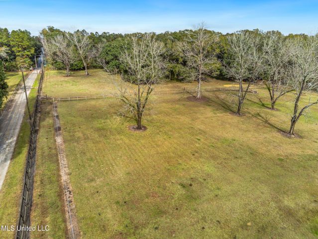 15804 Peapatch Road, Biloxi, MS 39532