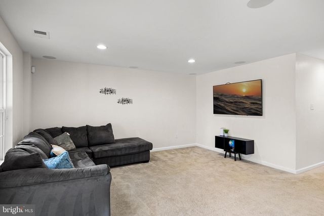 70 BENFORD, Edgewater Park, NJ 08010