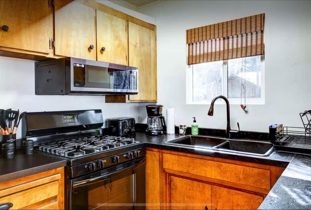 29591 Lassen Dr, Long Barn, CA 95335