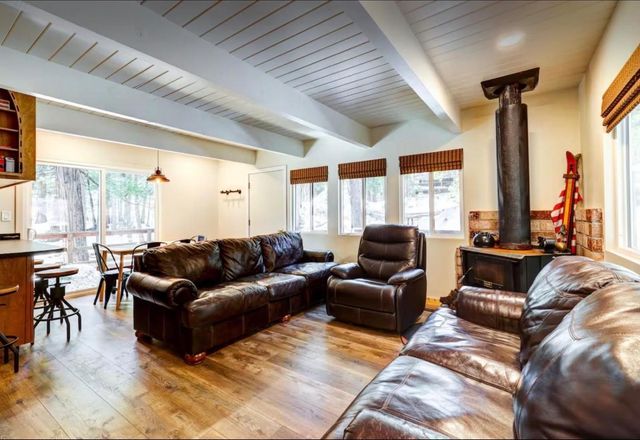 29591 Lassen Dr, Long Barn, CA 95335