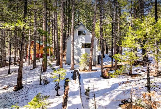 29591 Lassen Dr, Long Barn, CA 95335