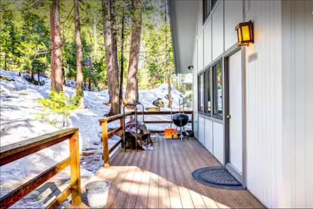 29591 Lassen Dr, Long Barn, CA 95335