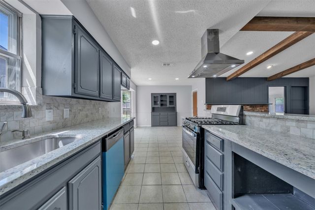 3011 Portsmouth Drive, Mesquite, TX 75149