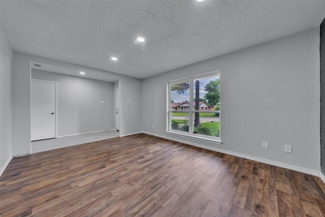 3011 Portsmouth Drive, Mesquite, TX 75149