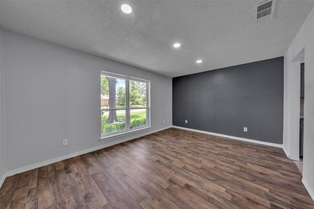 3011 Portsmouth Drive, Mesquite, TX 75149