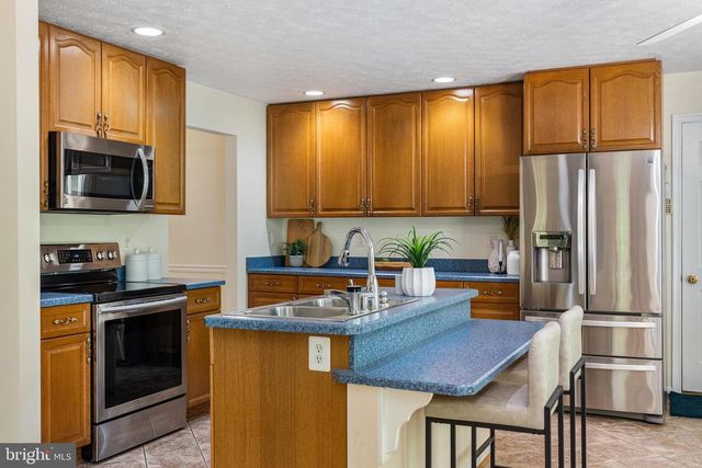 3330 OAKWOOD DR, New Windsor, MD 21776