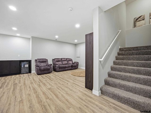 21393 Blaine Street, Omaha, NE 68022