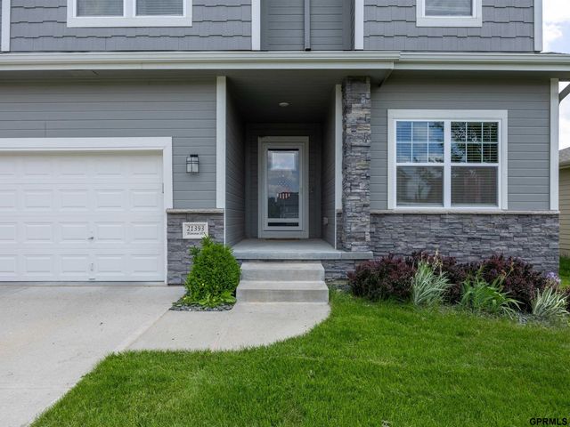 21393 Blaine Street, Omaha, NE 68022
