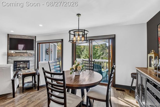 846 Yorktown Crt, Northville, MI 48167