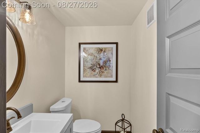 846 Yorktown Crt, Northville, MI 48167