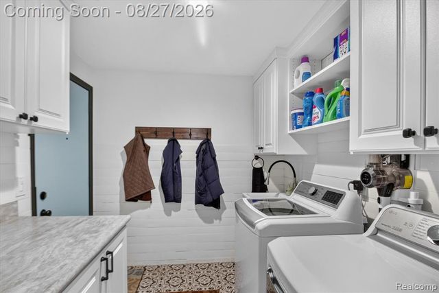846 Yorktown Crt, Northville, MI 48167
