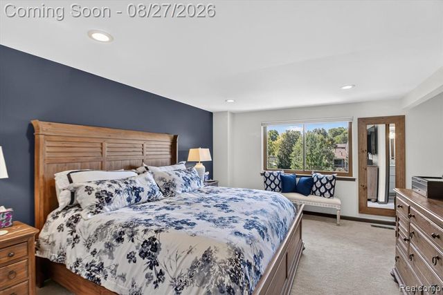 846 Yorktown Crt, Northville, MI 48167