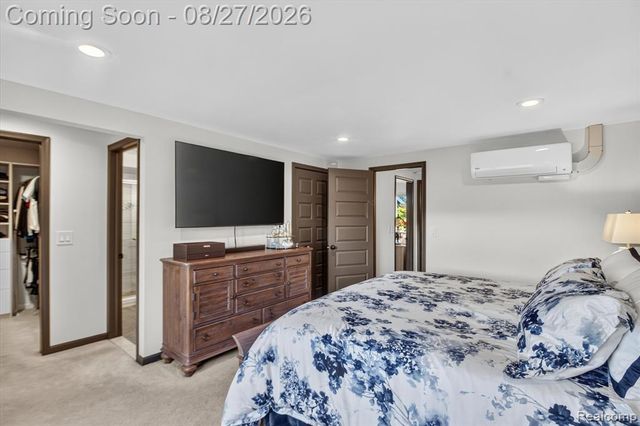 846 Yorktown Crt, Northville, MI 48167