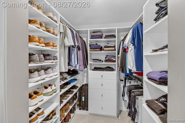846 Yorktown Crt, Northville, MI 48167