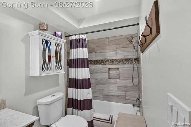 846 Yorktown Crt, Northville, MI 48167