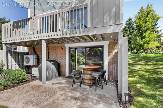 846 Yorktown Crt, Northville, MI 48167
