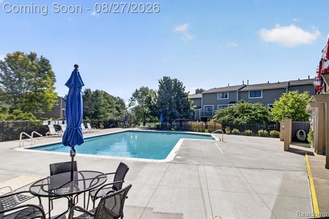 846 Yorktown Crt, Northville, MI 48167