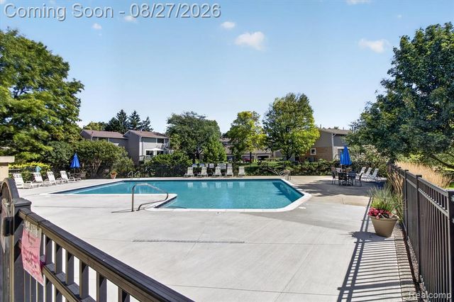 846 Yorktown Crt, Northville, MI 48167