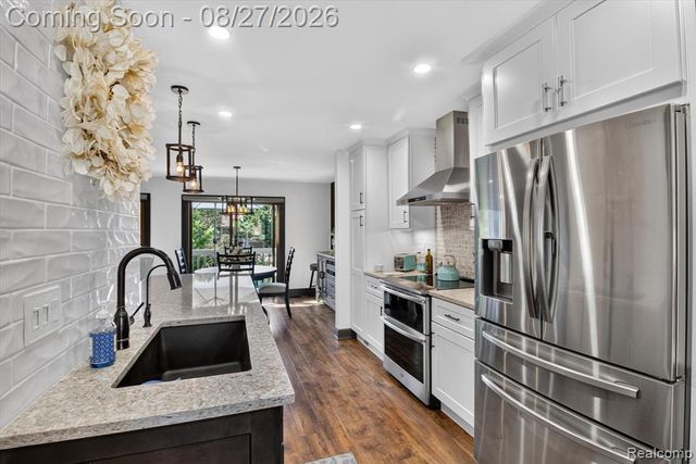 846 Yorktown Crt, Northville, MI 48167