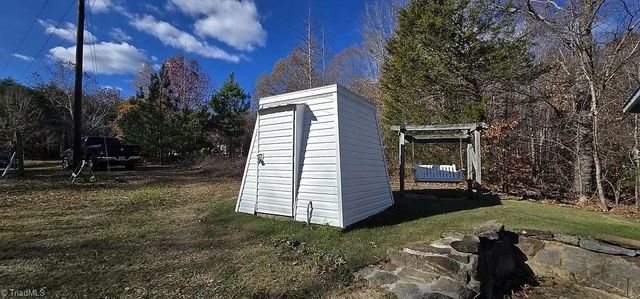 318 Winesap Drive, Pelham, NC 27311