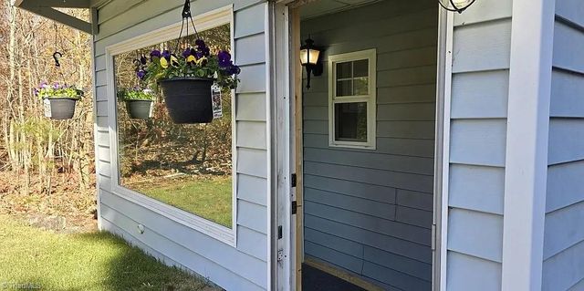 318 Winesap Drive, Pelham, NC 27311