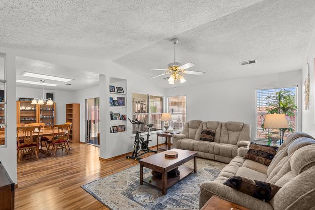 216 Prestige Way NE, Rio Rancho, NM 87124