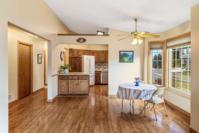 1237 Hilo Avenue N, Oakdale, MN 55128