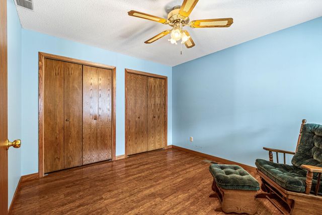 1237 Hilo Avenue N, Oakdale, MN 55128