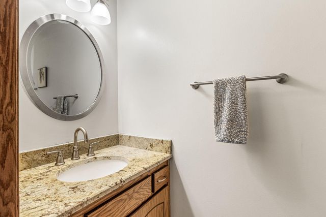 1237 Hilo Avenue N, Oakdale, MN 55128