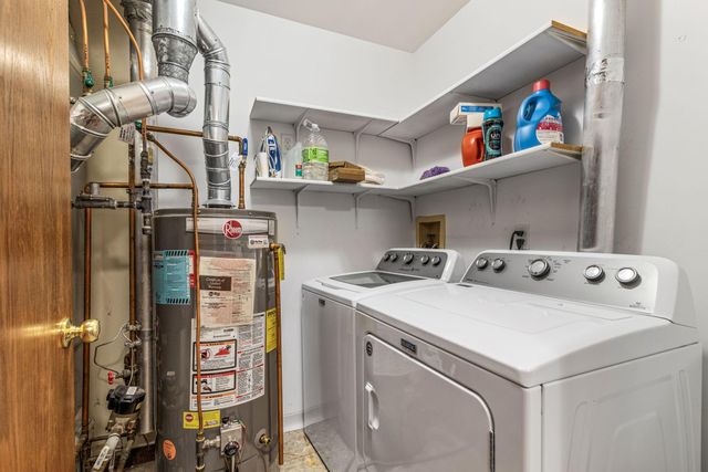 1237 Hilo Avenue N, Oakdale, MN 55128