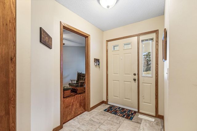 1237 Hilo Avenue N, Oakdale, MN 55128