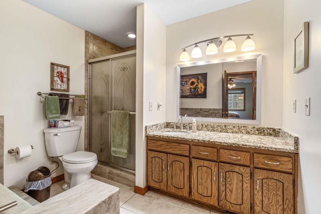 1237 Hilo Avenue N, Oakdale, MN 55128